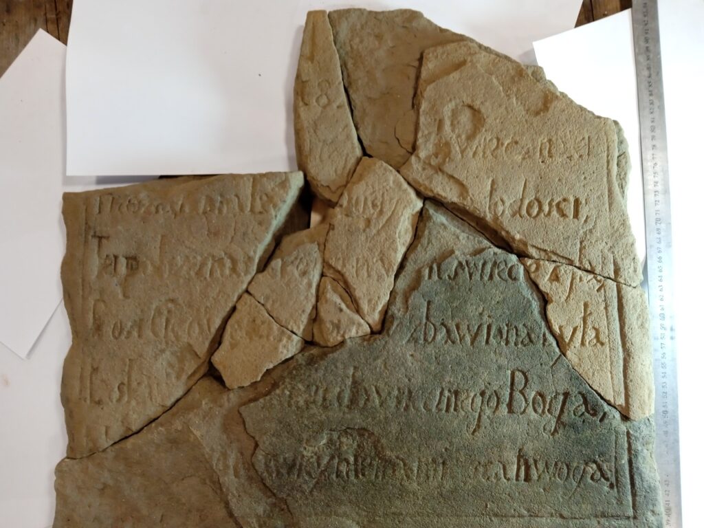 Bieszczady. W &Quot;Bieszczadzkich Pompejach&Quot; Stanął Nagrobek Sprzed 200 Lat. Złożono Go Z 13 Fragmentów 2 574583738 1256744863157737 5986207930930368643 N