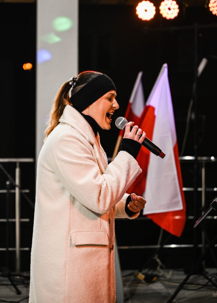 Koncert pokoleń i widowiskowy pokaz laserowy. Tak Gniewczyna Łańcucka uczciła Święto Niepodległości 1 580052468 1227738846053933 1857529079113959386 n