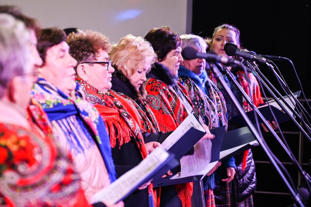 Koncert pokoleń i widowiskowy pokaz laserowy. Tak Gniewczyna Łańcucka uczciła Święto Niepodległości 3 580582890 1227738342720650 7875347979021632328 n