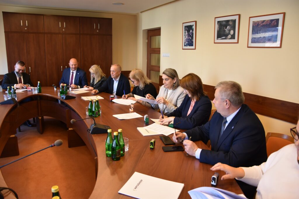 585300445 1148613444120083 5625460175791000412 n