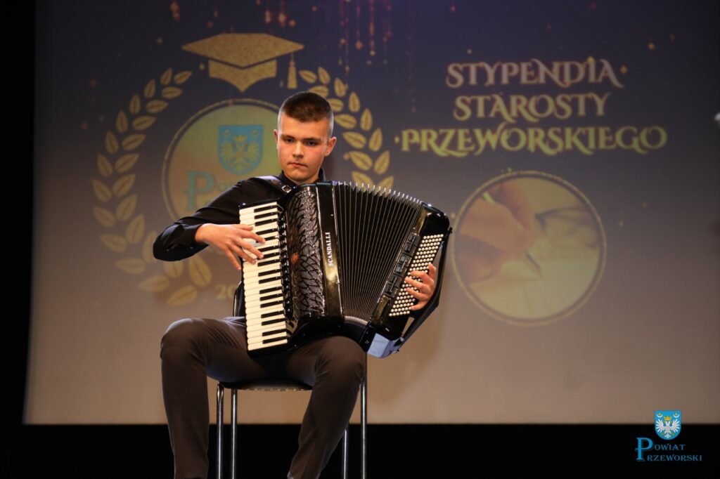 587624888 1163323802668741 6184622662143293568 n