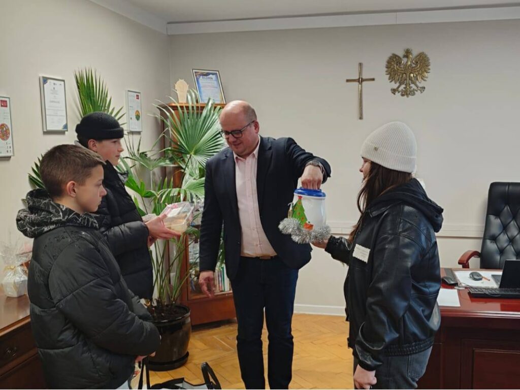 590079872 1235077275335106 1694615867264530508 n1