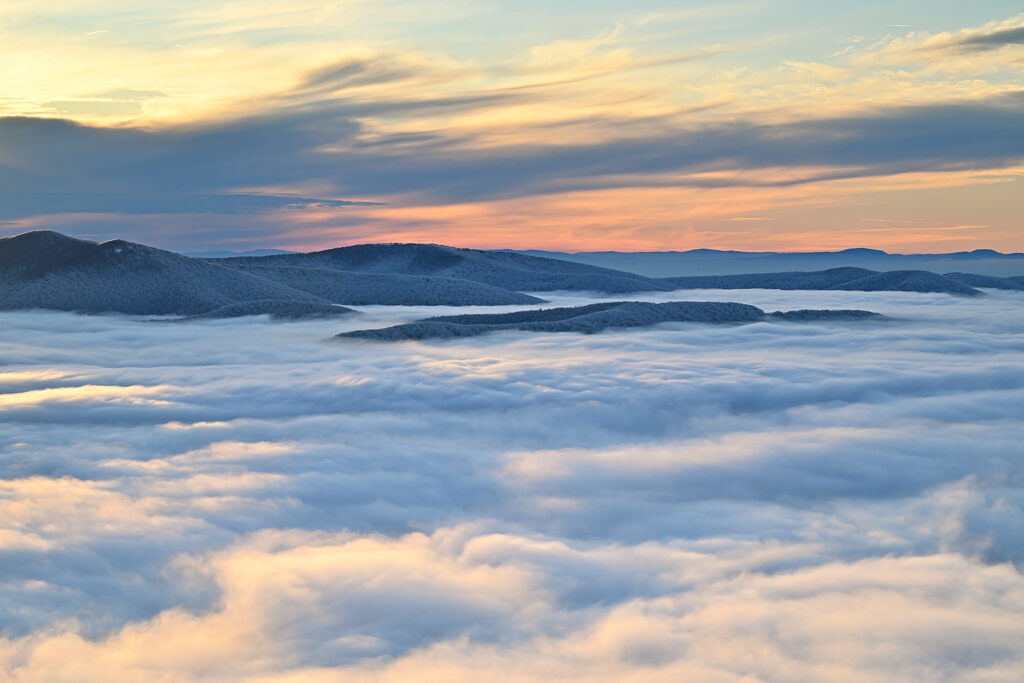 Bieszczady. Niezwykły spektakl na połoninach. Z Wetlińskiej było widać ośnieżone Tatry. 2 591423787 1279513884214168 5714585941819919544 n