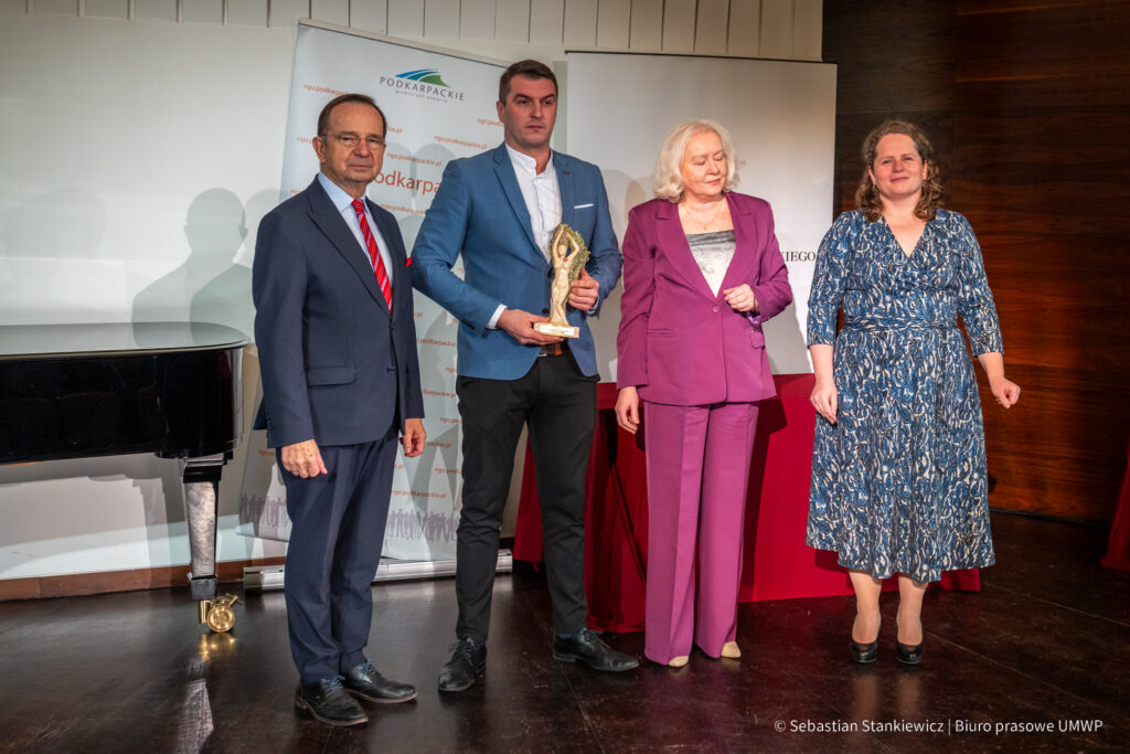 589512960 1156514123330015 7136349881191738362 n