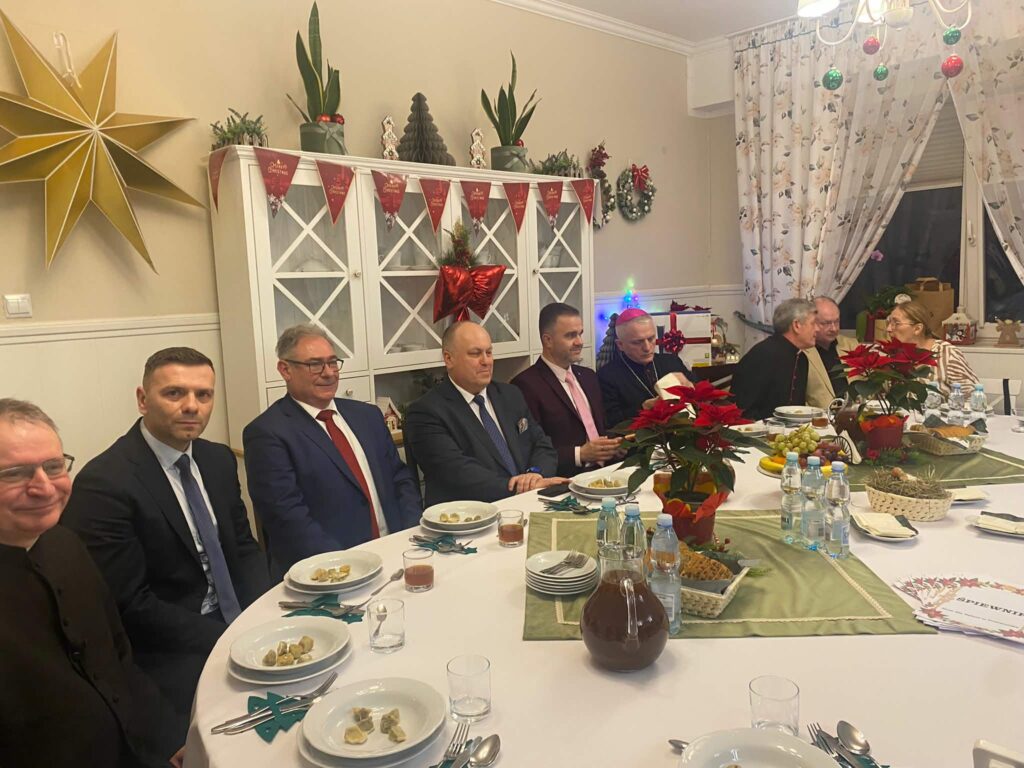 599945599 1276831781152000 7421134421458621410 n