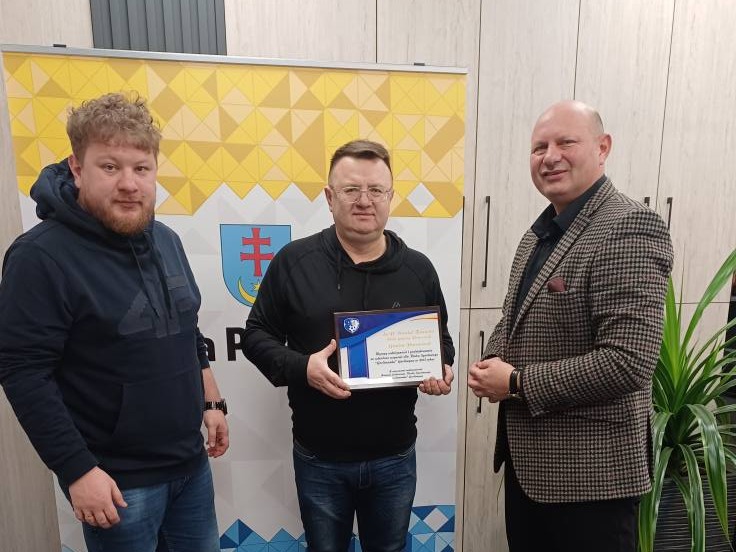 605128094 1324972779674927 6001388353861540327 1n