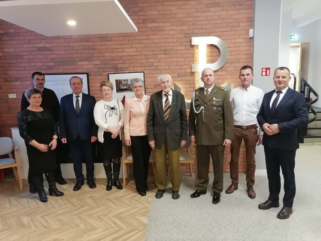 615681214 1275519904609160 7879394670437569909 n