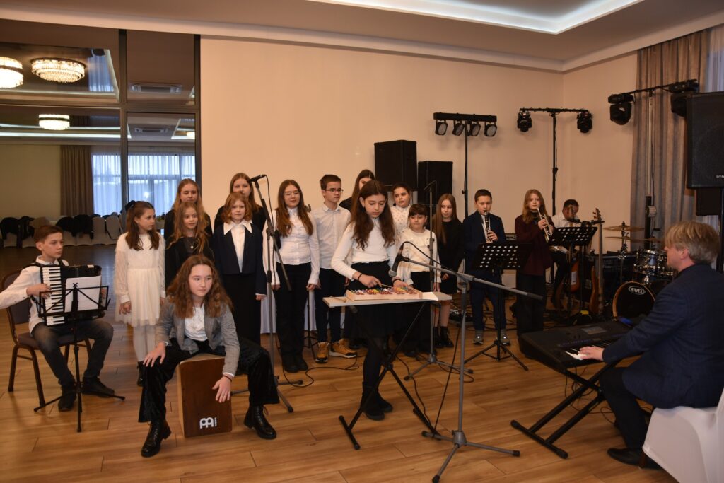 616031340 1352781900227348 8282813636339644608 n