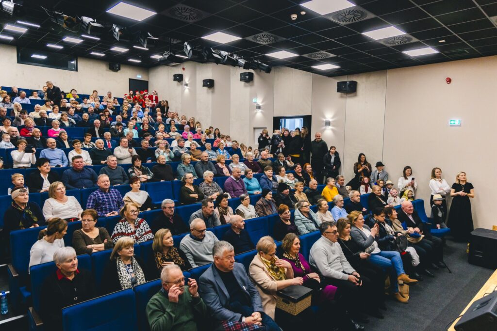 617022775 122115395253136713 44812063172180235 n