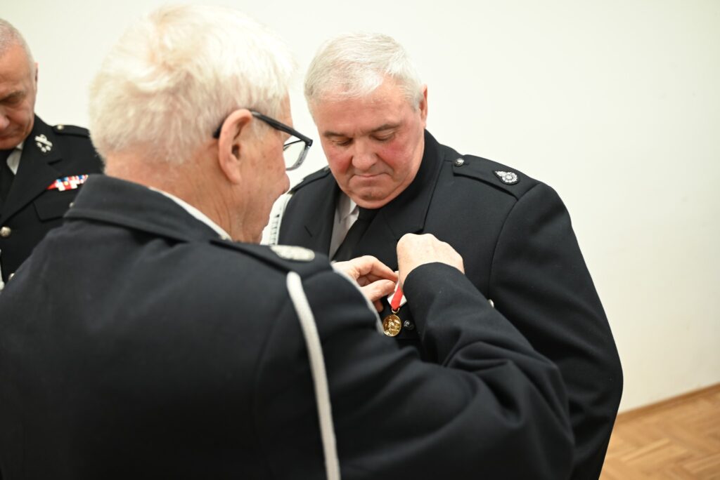 617570954 1278103794350771 3593396189854535754 n