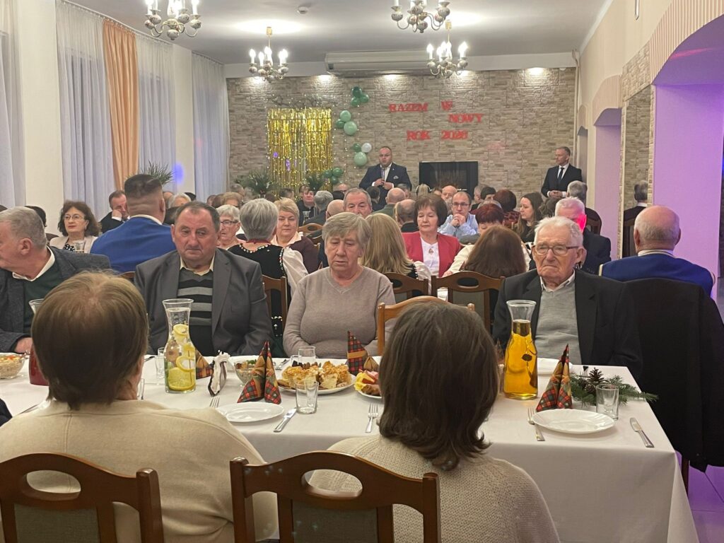 621806110 122148946910416608 13380220714112941 n