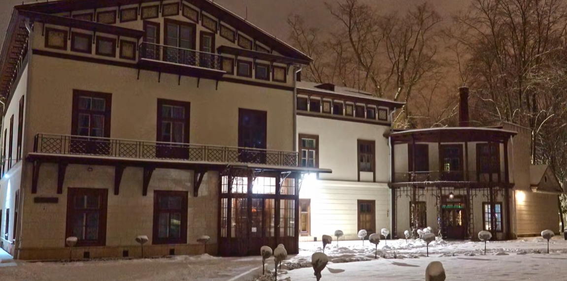 palac lubomirskich zima