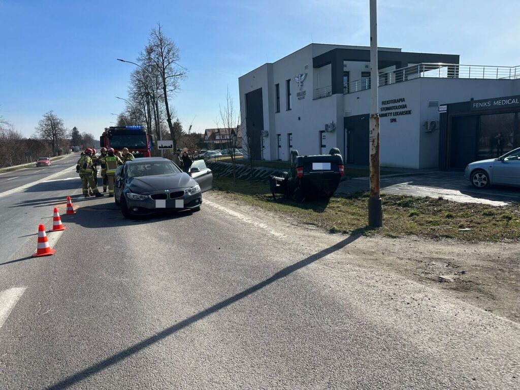 Kierujący Bmw Stracił Panowanie Nad Pojazdem Na Ul. Łańcuckiej W Przeworsku