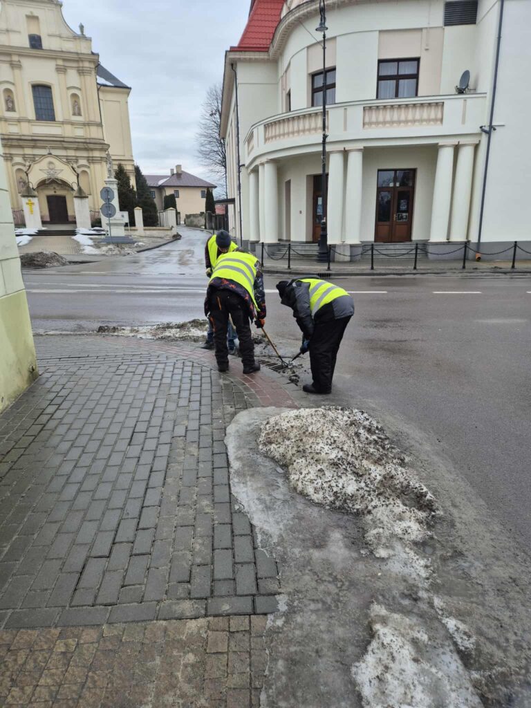 Nowy sprzęt dla CIS w Sieniawie i remont w szkole 1 Nowy sprzęt dla CIS w Sieniawie i remont w szkole