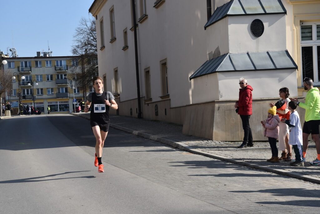 Bieg Tropem Wilczym w gminie Przeworsk. Ponad trzystu biegaczy oddało hołd Niezłomnym