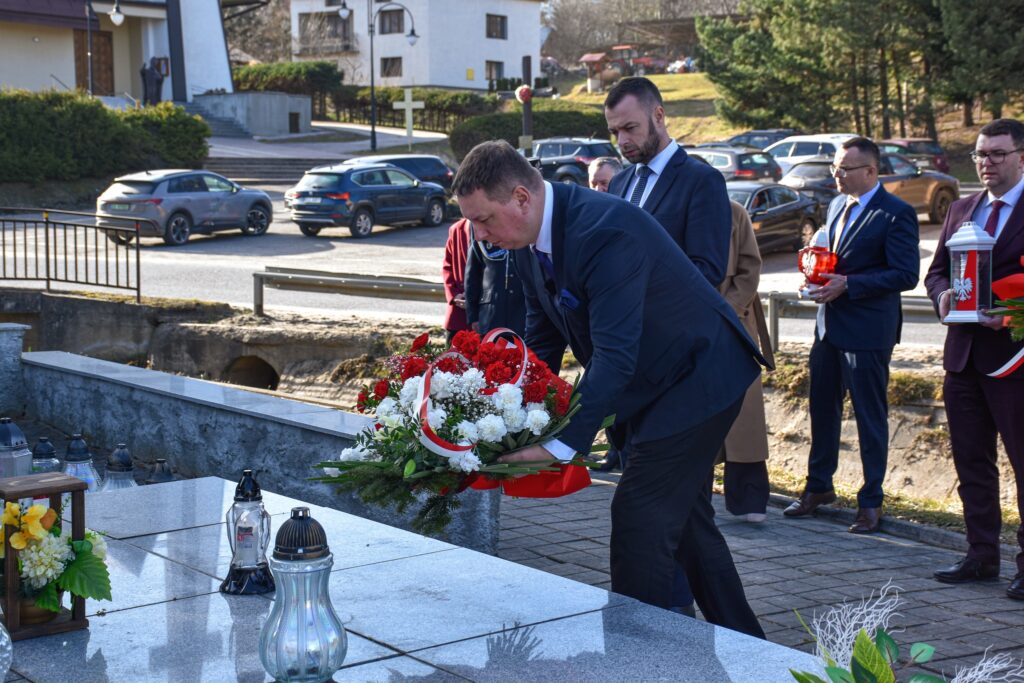 Gmina Kańczuga Pamięta O Ofiarach Pacyfikacji. Wiceminister I Parlamentarzyści Na 83 Rocznicy Tragedii W Regionie