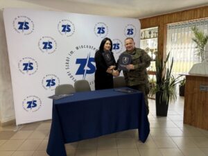 Podpisanie porozumienia o współpracy między Zespołem Szkół w Zarzeczu a 18 Brygadą Zmotoryzowaną