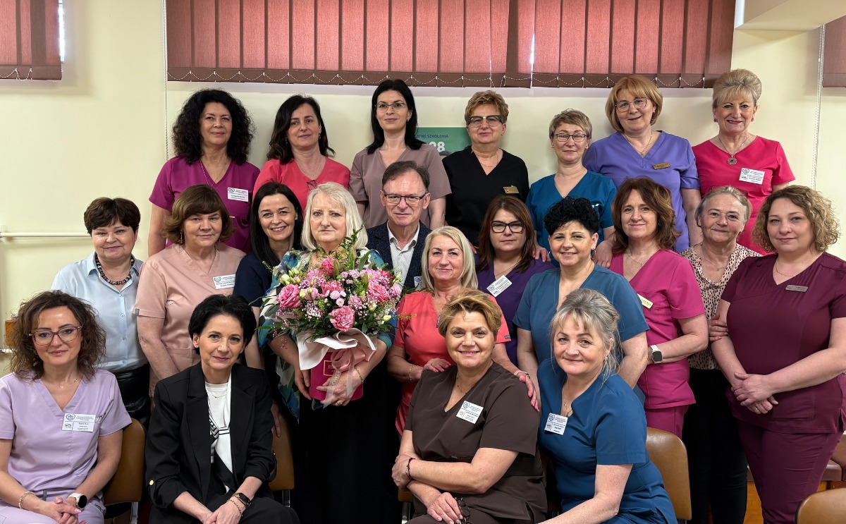 Pani Krystyna Nowak Podczas Pożegnania Z Zespołem Spzoz W Przeworsku Z Okazji Przejścia Na Emeryturę Po 41 Latach Pracy