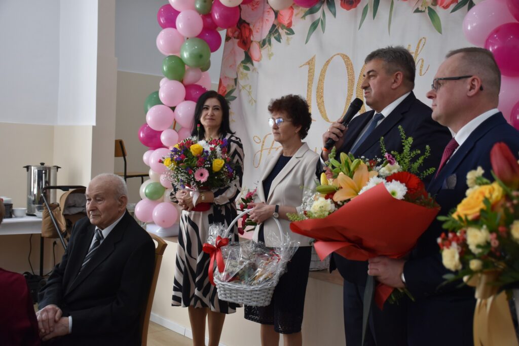 Piękny Jubileusz W Lipniku. Pan Antoni Magoń Świętował 100 Urodziny