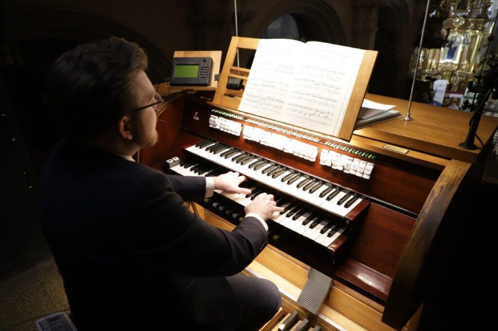 Magia Organów I Harfy W Przeworskiej Bazylice. V Festiwal Muzyki Kameralnej Oficjalnie Rozpoczęty
