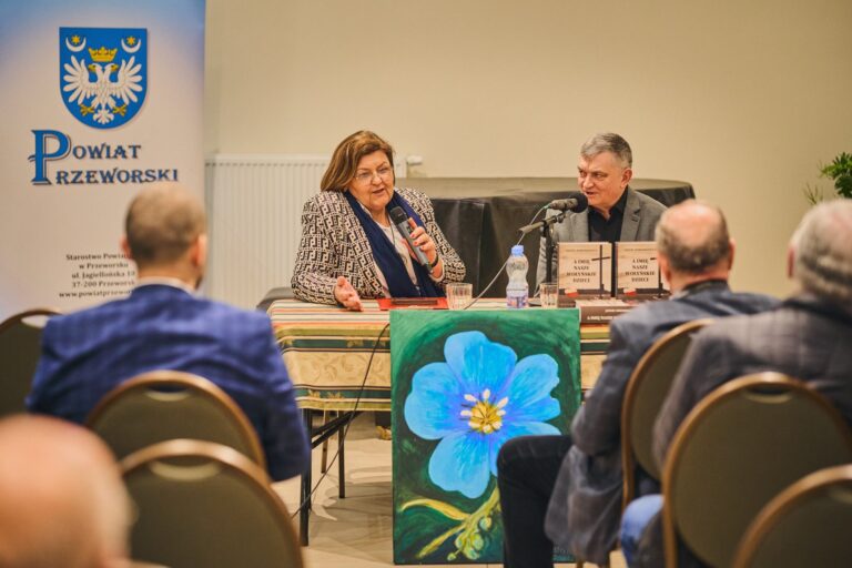 Muzeum w Przeworsku Zespół Pałacowo - Parkowy Ulubione · psdooteSnr5 c 6 a m 2 7 3 r f c 81gia02219h7 a m2itl 3 u o m : fl 0 71l 1 6 1 029t · W minioną sobotę w naszej Oranżerii miało miejsce spotkanie z Januszem Horoszkiewiczem - autorem książki "A imię nasze Wołyńskie Dzieci". Dziękujemy wszystkim gościom za przybycie i wspólnie spędzony wieczór.