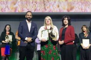 Laureaci z powiatu przeworskiego podczas gali plebiscytu Mistrzowie Agro 2025 w Targach Kielce.