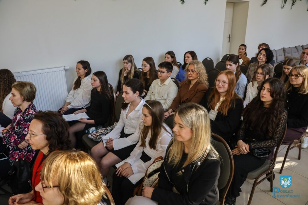 Uczestnicy Konkursu Oratorskiego W Oranżerii W Przeworsku Podczas Wystąpień