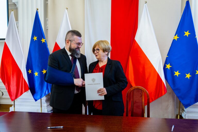 Podpisanie umowy na dofinansowanie programu dożywiania dla gminy Adamówka w Rzeszowie