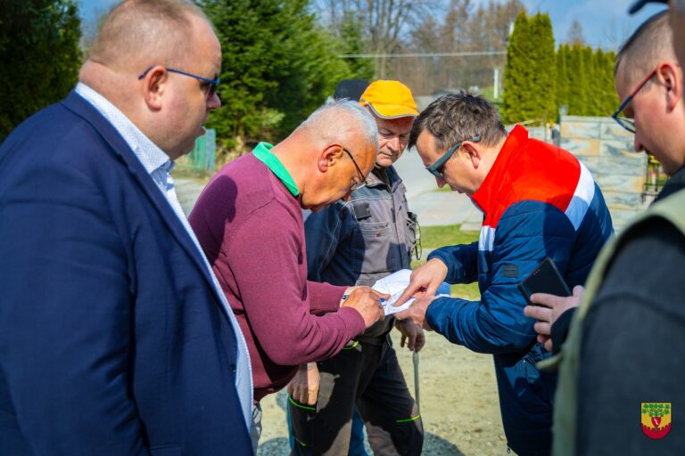Budowa sieci kanalizacyjnej w gminie Jawornik Polski – prace w terenie i wizja lokalna