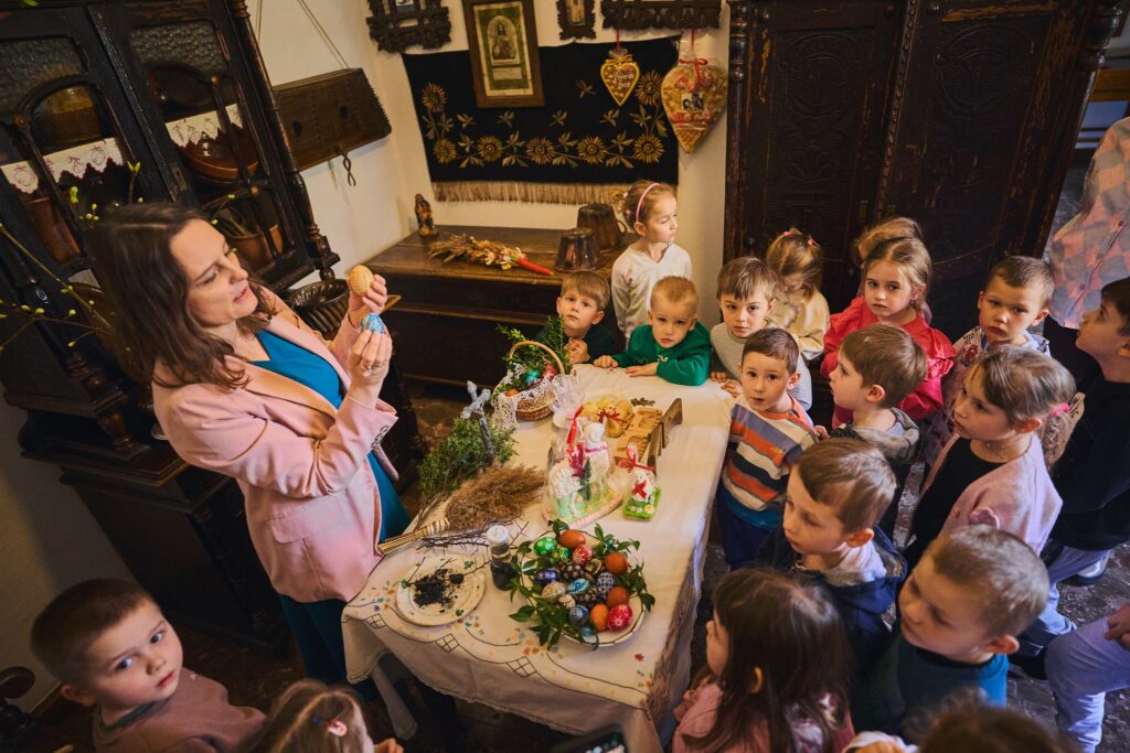Lekcja muzealna o tradycjach wielkanocnych w Muzeum w Przeworsku