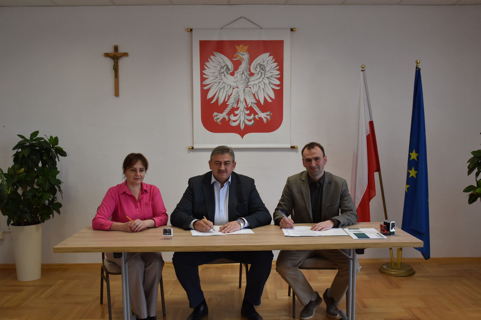 Podpisanie Umowy Na Modernizację Domu Strażaka W Łopuszce Wielkiej