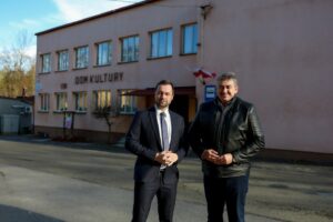Zmodernizowany Dom Kultury w Łopuszce Wielkiej po inwestycji