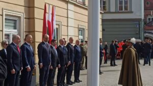 Uroczystość powitania prezydentów Polski i Węgier podczas Dnia Przyjaźni Polsko-Węgierskiej w Przemyślu z udziałem wójta gminy Przeworsk