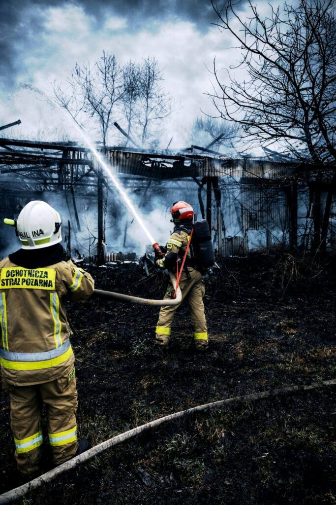 Płonął Budynek Inwentarski W Tryńczy. Duża Akcja Strażaków Z Powiatu Przeworskiego 1 Płonął Budynek Inwentarski W Tryńczy. Duża Akcja Strażaków Z Powiatu Przeworskiego