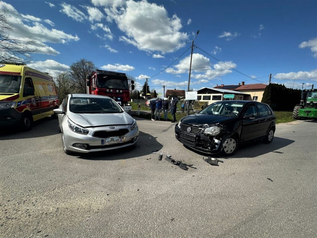 Wypadek Drogowy W Miejscowości Chałupki