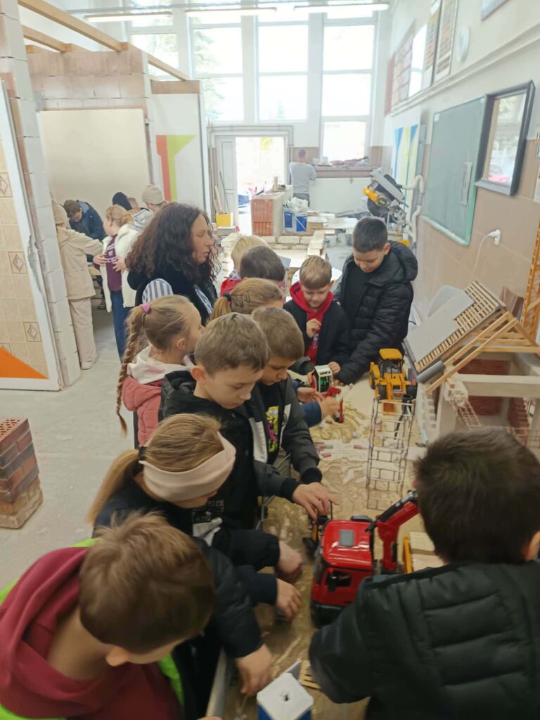 Trzecioklasiści Z Sp1 Przeworsk Z Wizytą U &Quot;Sobieskiego&Quot;. Lekcja Historii I Warsztaty Kulinarne