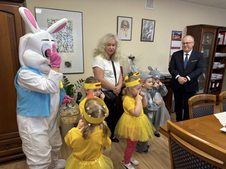 Wielkanocna wizta przedszkola nr 2 w UM Przeworsk