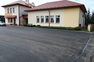 Nowe parkingi w Jagielle i drogi w Wólce Ogryzkowej