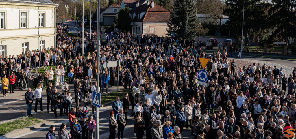 Sieniawa W Modlitwie. Droga Krzyżowa Przeszła Ulicami Miasta