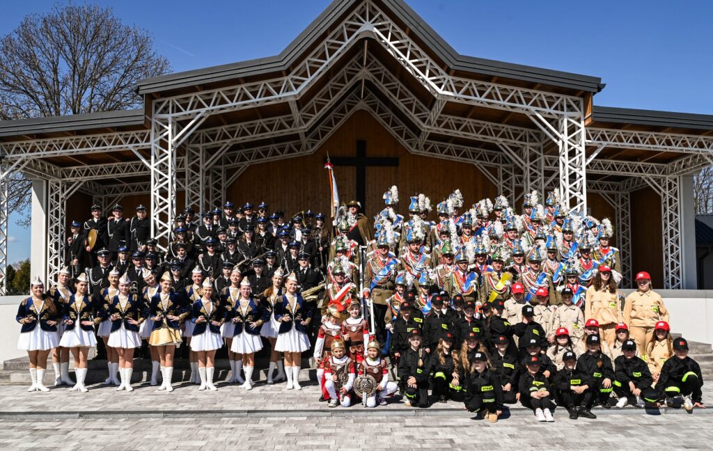 Widowiskowy Pokaz Musztry Paradnej W Tryńczy. Tradycja Wciąż Zachwyca Mieszkańców