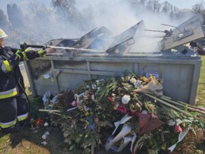 Pożar na cmentarzu w Sieniawie