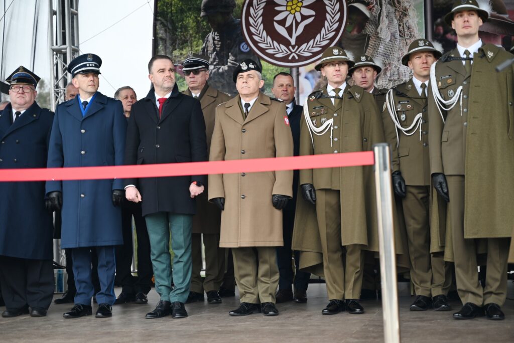 Ppłk Mateusz Sypień Nowym Dowódcą Strzelców Podhalańskich. Uroczystość W Gniewczynie Łańcuckiej 1 Uroczystość W Gniewczynie Łańcuckiej