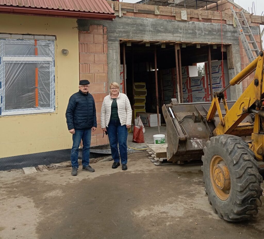 Postęp prac przy rozbudowie budynku OSP w Gniewczynie Trynieckiej