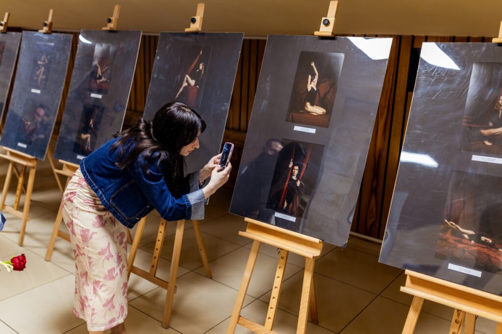 Jedwab Skóry W Przeworsku. Wyjątkowa Wystawa Fotografii W Miejskim Ośrodku Kultury