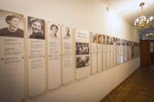 Wyjątkowa wystawa na piętrze pałacu w Zarzeczu