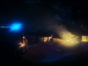 Pożar przy cmentarzu w Łopuszce Wielkiej