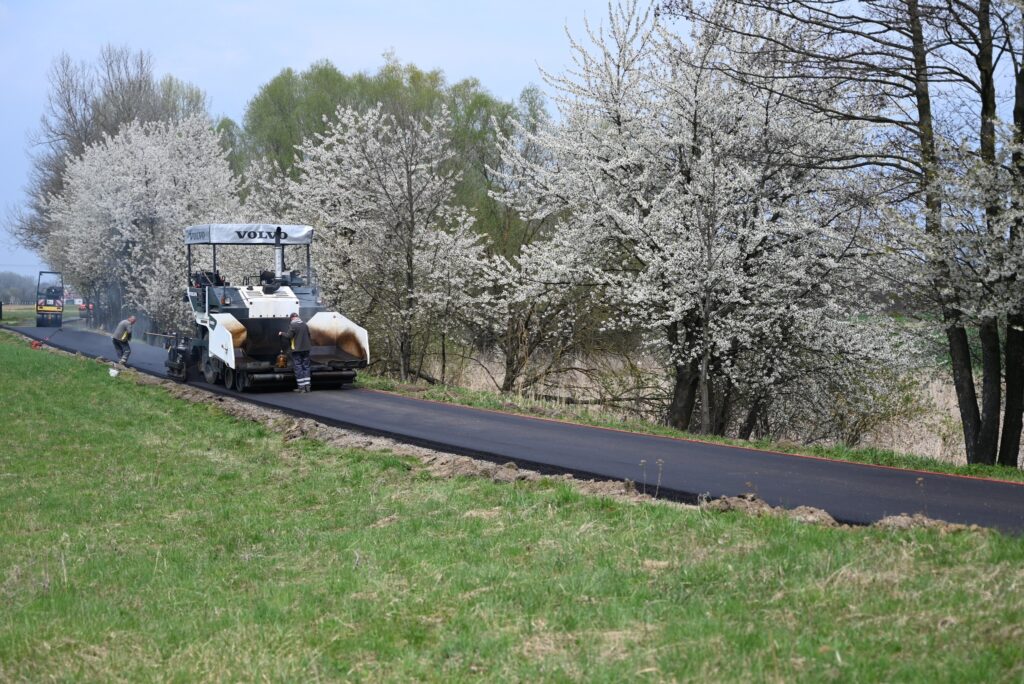 Drogi W Gminie Tryńcza Zmieniają Oblicze. Trwa Remont W Głogowcu