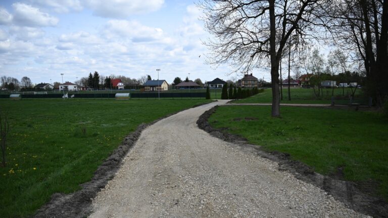 Drogowcy pracują w Gorzycach