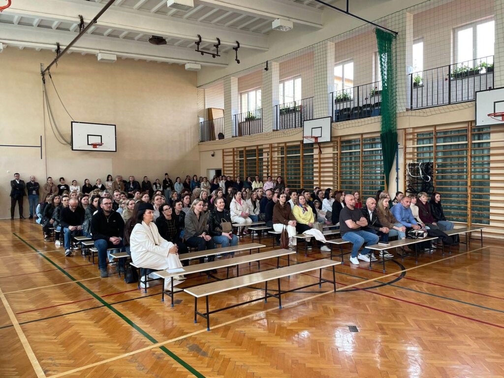 „Wyloguj Przemoc – Zaloguj Pomoc”. Policja Szkoli Rodziców W Szkołach Gminy Kańczuga