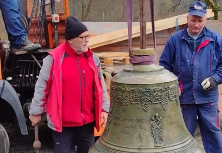 300-kilogramowy dzwon z Maniowa przemówił po 80 latach